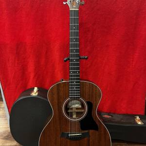 Taylor 324E Acoustic Guitar in Sunburst    LS(327741)