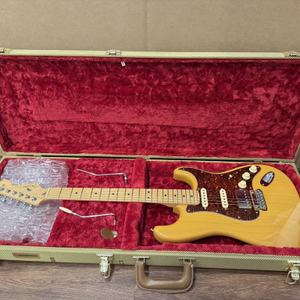 2004 Fender American Deluxe 50th Anniversary Stratocaster          LS(330587)