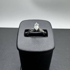  Platinum Marquise Solitaire Ring Size 6.25    LS(332089)