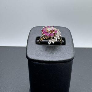 10K Gold Ladies Cluster Ring Size 7    LS(332997) 