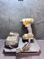 DeWalt DCF885 20V 1/4” Cordless Impact Driver With Battery & Charger  LS(337217)