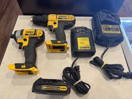 DeWalt DCF885 and DCD771 Impact and Drill Set With Battery & Charger  LS(337217)