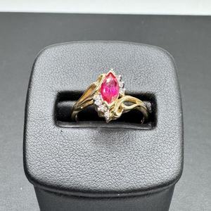 14K Gold Ladies Cluster Ring Size 6                LS(338645) 