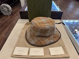 Gucci Reversible GG Supreme Horsebit Bucket Hat Beige Canvas      LS(340018)