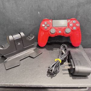 SONY PS4 Controller with Docking Station          LS(340539)