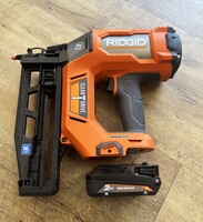 Ridgid R09893 18V Brushless 2-1/2" 16G Straight Finish Nailer w Battery - PPSKN