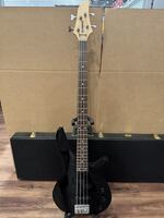 Yamaha RBX170 Black Electric Bass Guitar with Hard Case        LS(347453)