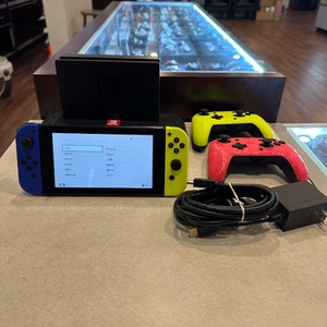 Nintendo Switch HAC-001 W/ 2 PDP wireless controllers & Dock SPB-MS 353473 