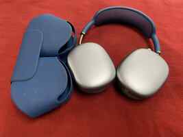 Apple AirPods Max Wireless Over-Ear Headphones Noise Cancellation 353505PPSDM