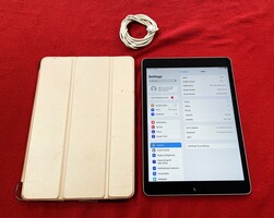 Apple  iPad 9th Gen - 64gb - WIFI - with Case - PPSKN