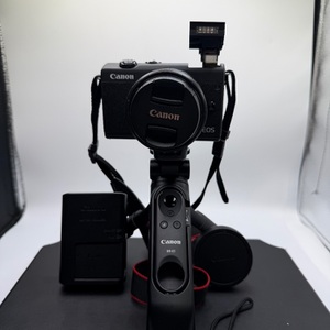 Canon M200 15-45 3.5-6.3 STM W/ HG-100TBR tripod & remote SPB-MS 357551 