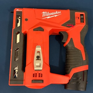 Milwaukee 2447-20 3/8 crown stapler SPB JA 358006