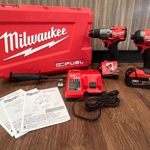 Milwaukee M18 FUEL 2-Tool Kit 3697-22 Hammer Drill & Impact Driver SPB-CA 359017