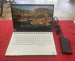 Alienware - M17 R2 - i7-9450H - P41E -16GB/1TB - White Laptop - PPSKN